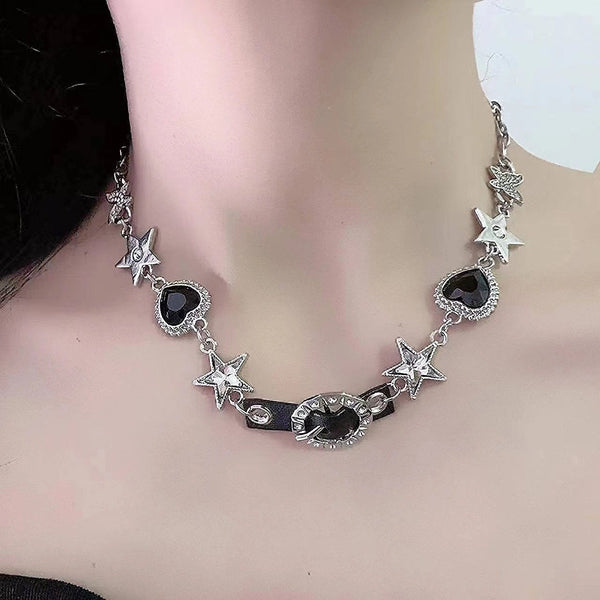 Collier ras du cou en strass avec boucle décorative