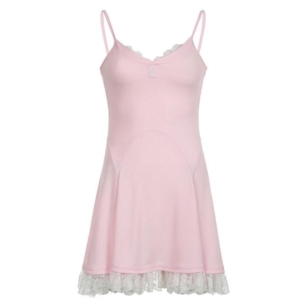Mini-robe camisole à volants et col en V avec ourlet en dentelle 