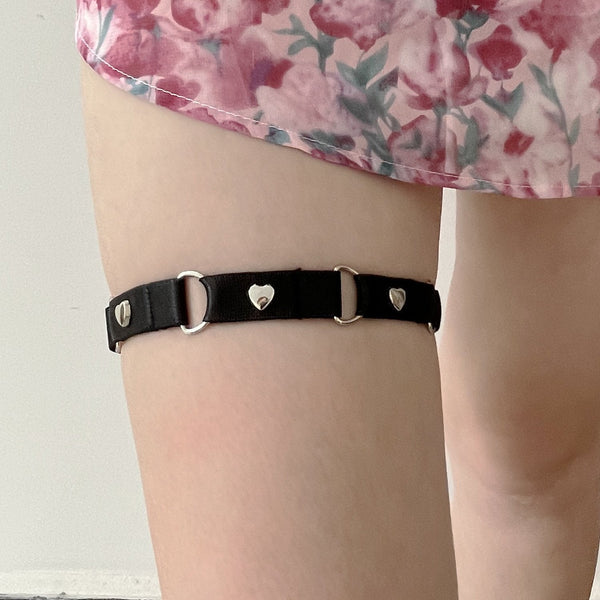 Anneau de cuisse solide avec décor en forme de cœur 