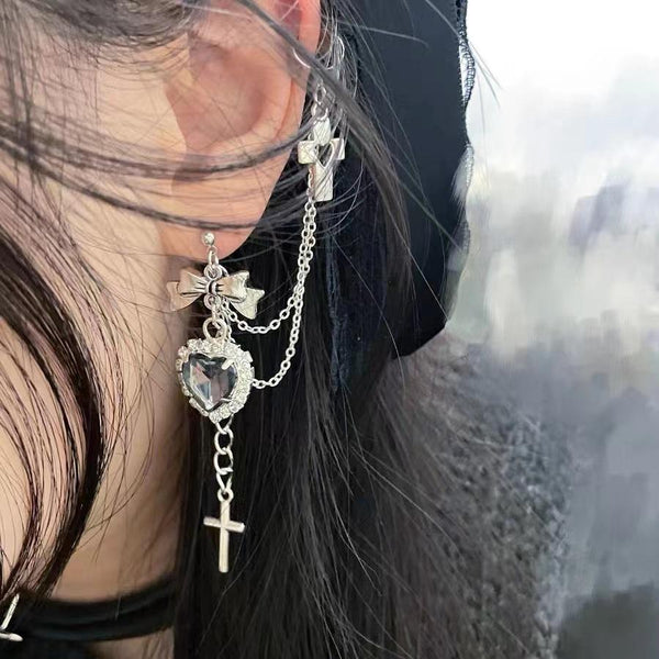 Boucles d'oreilles pendantes en forme de cœur et de croix