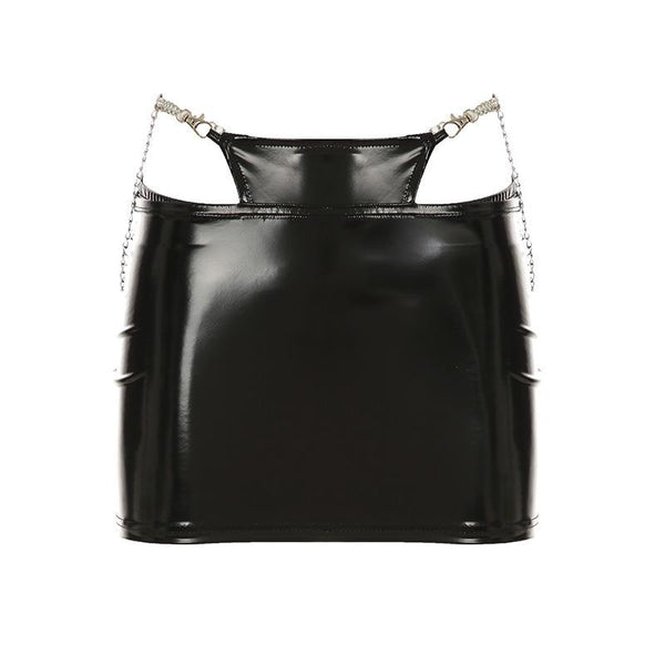 Mini-jupe en cuir PU avec chaîne en métal 
