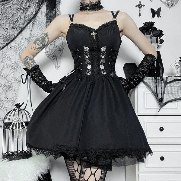 Robe courte à lacets et volants brodés à col en cœur 