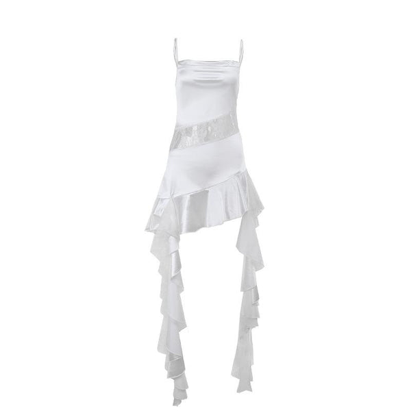 Mini-robe camisole à volants en patchwork avec ourlet en dentelle satinée 