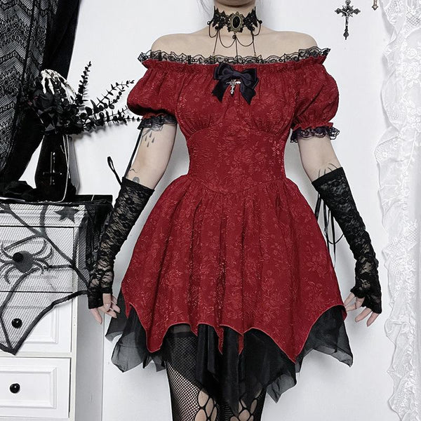 Mini-robe à épaules dénudées, manches courtes, ourlet en dentelle, volants, nœud papillon 