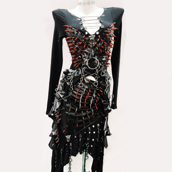 Ensemble mini-jupe en cuir PU à manches longues et chaîne en métal rivetée 