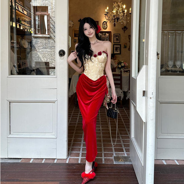 Robe longue tube contrastée à col en cœur et appliques florales 