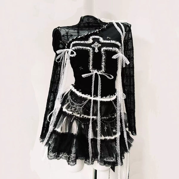 Ensemble mini-jupe à manches longues et ourlet en dentelle à motif croisé 