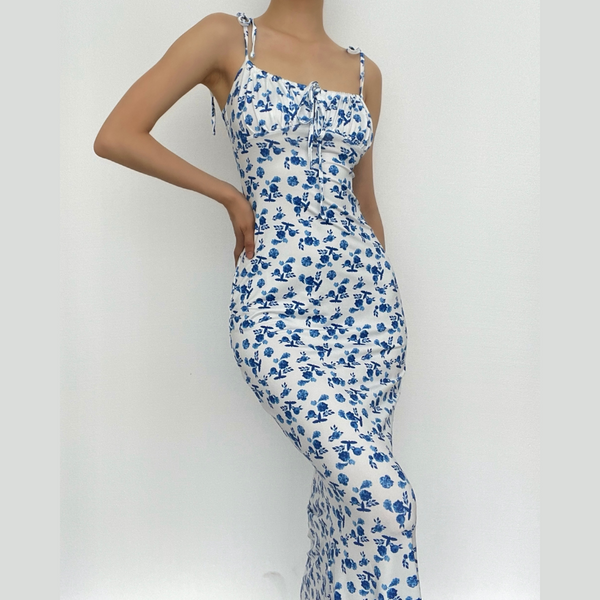 Robe longue à imprimé fleuri et ourlet sirène à nouer dans le dos