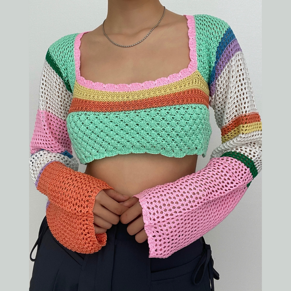 Haut court à manches longues et col carré contrasté en tricot crocheté 
