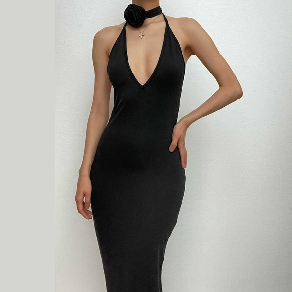 Robe longue unie à col en V et dos nu avec appliques florales à nouer | robe tango rouge 