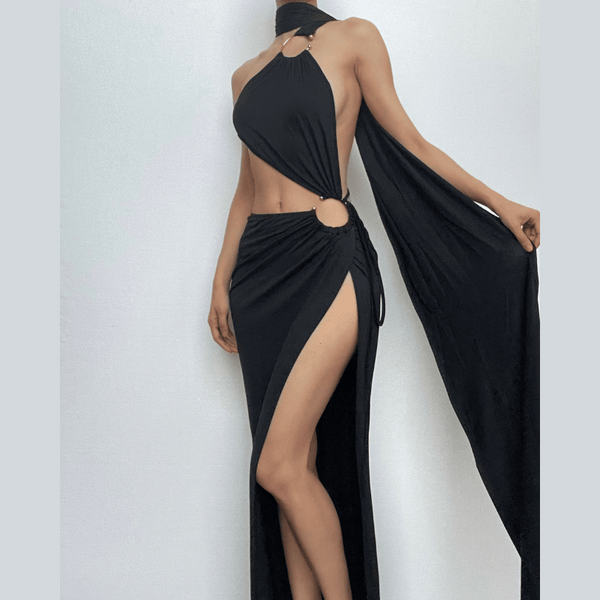 Robe longue fendue froncée à dos nu et col licou irrégulier