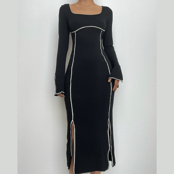 Robe midi fendue à manches longues et col carré perlé