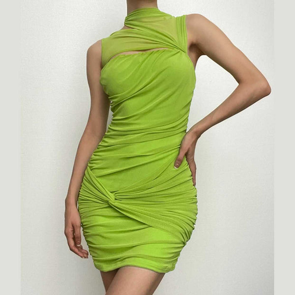 Mini-robe froncée nouée en maille creuse irrégulière sans manches