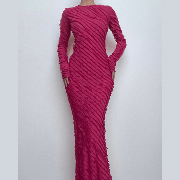 Robe longue texturée à manches longues, col ras du cou et volants unis | robe tango rouge