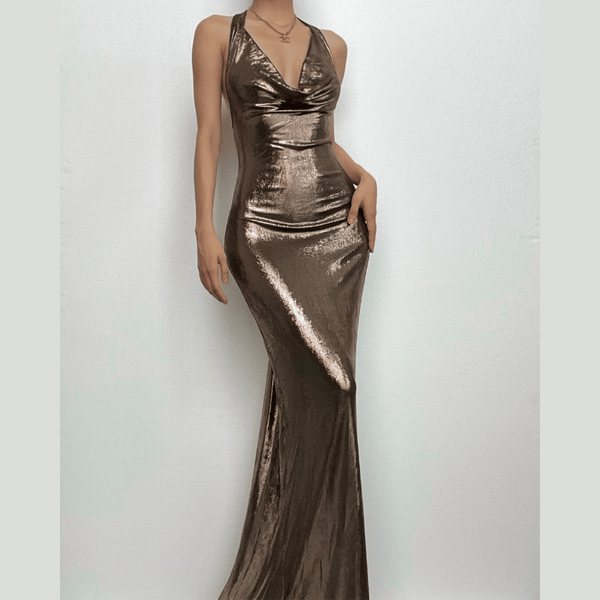 Robe longue dos nu froncée à col bénitier métallisé