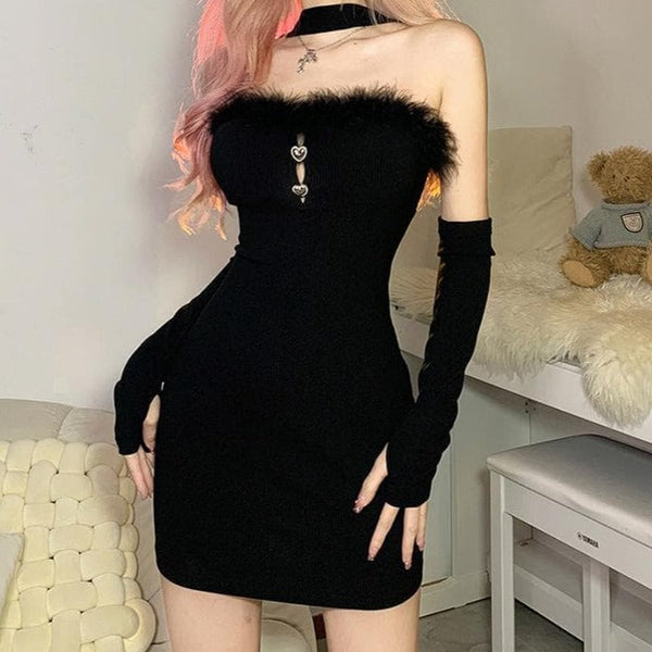 Mini-robe à licou unie avec gants en plumes ajourées